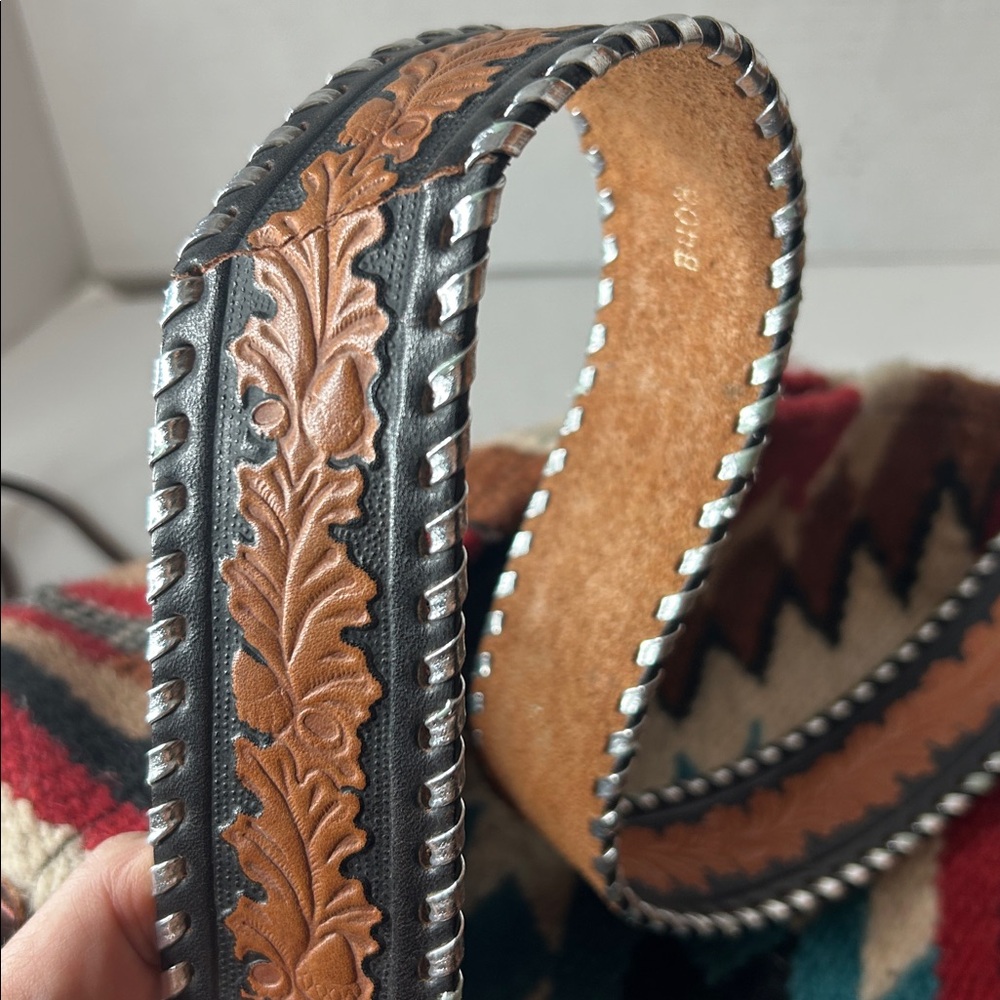 Espuela Design Co handcrafted handfringed wool saddle blanket bag MSRP $529 - Picture 6 of 12